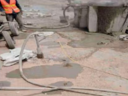 荥阳水泥混凝土路面板底注浆技术 路面脱空注浆整治方案